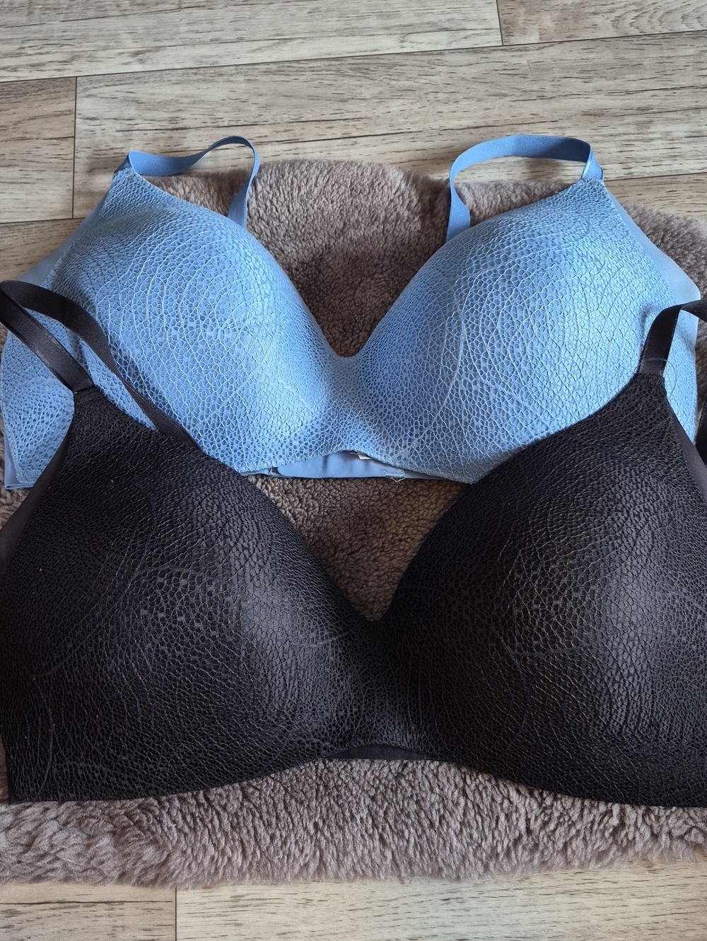 knix Seamless Push-Up Bras in Light Blue and Black